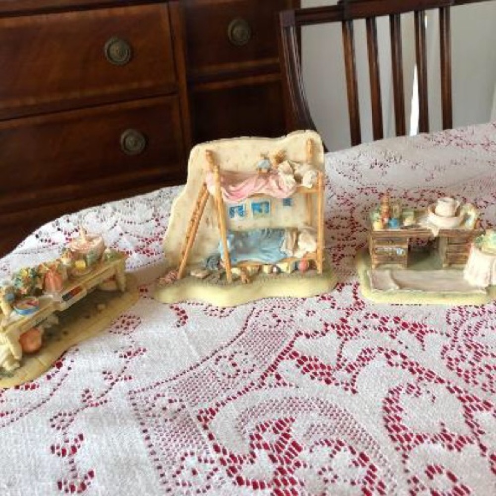 Brambly Hedge Charpente. 3 pieces. Reserved